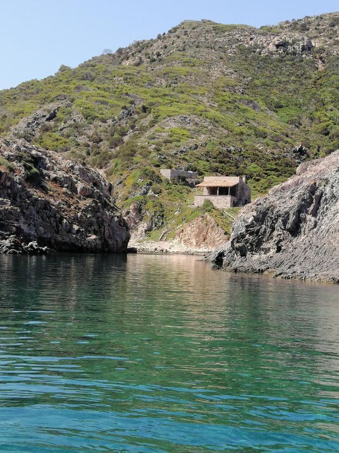 B&B Bella Calasetta Bagian luar foto